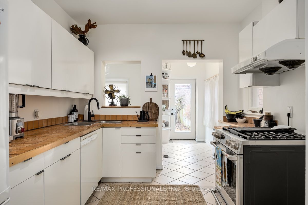 1381 Lansdowne Avenue, Toronto, ON, M6H 3Z9 - 11