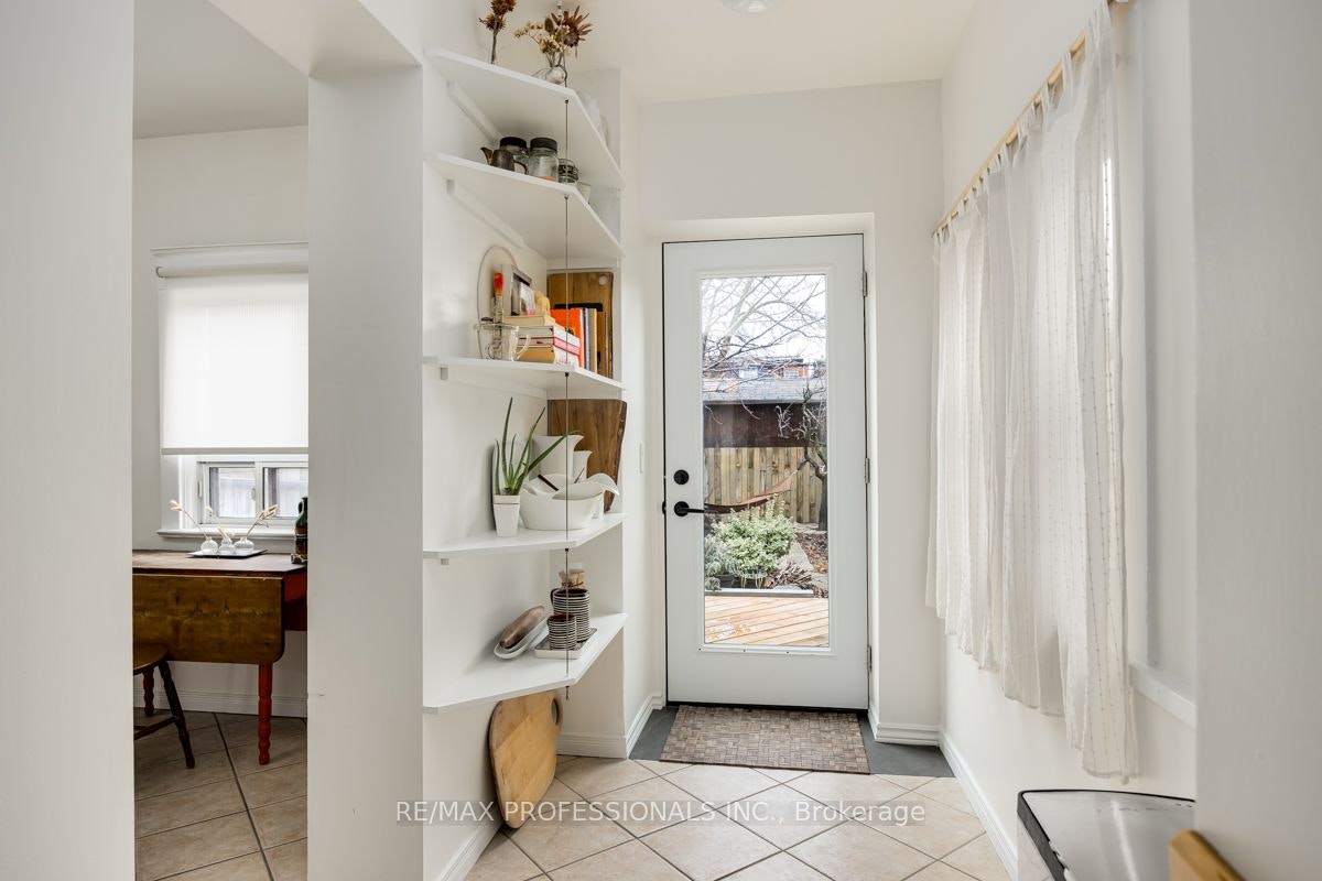 1381 Lansdowne Avenue, Toronto, ON, M6H 3Z9 - 14