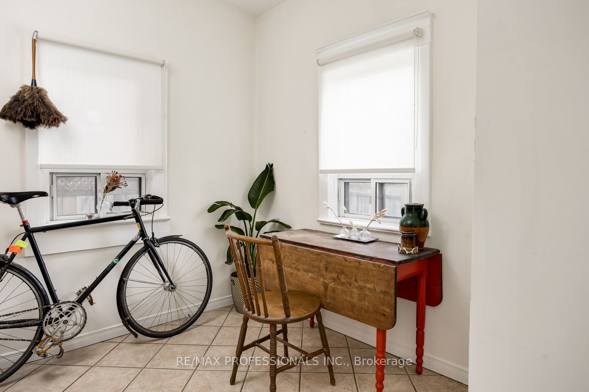 1381 Lansdowne Avenue, Toronto, ON, M6H 3Z9 - 15