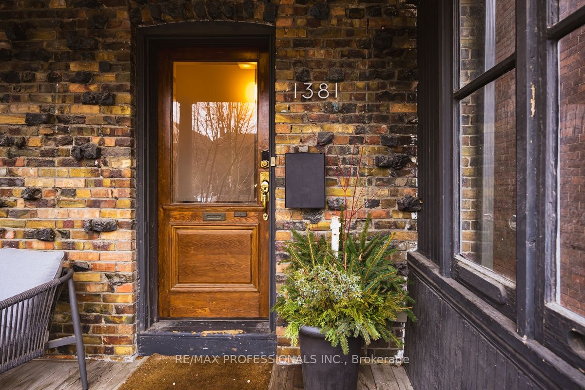 1381 Lansdowne Avenue, Toronto, ON, M6H 3Z9 - 2
