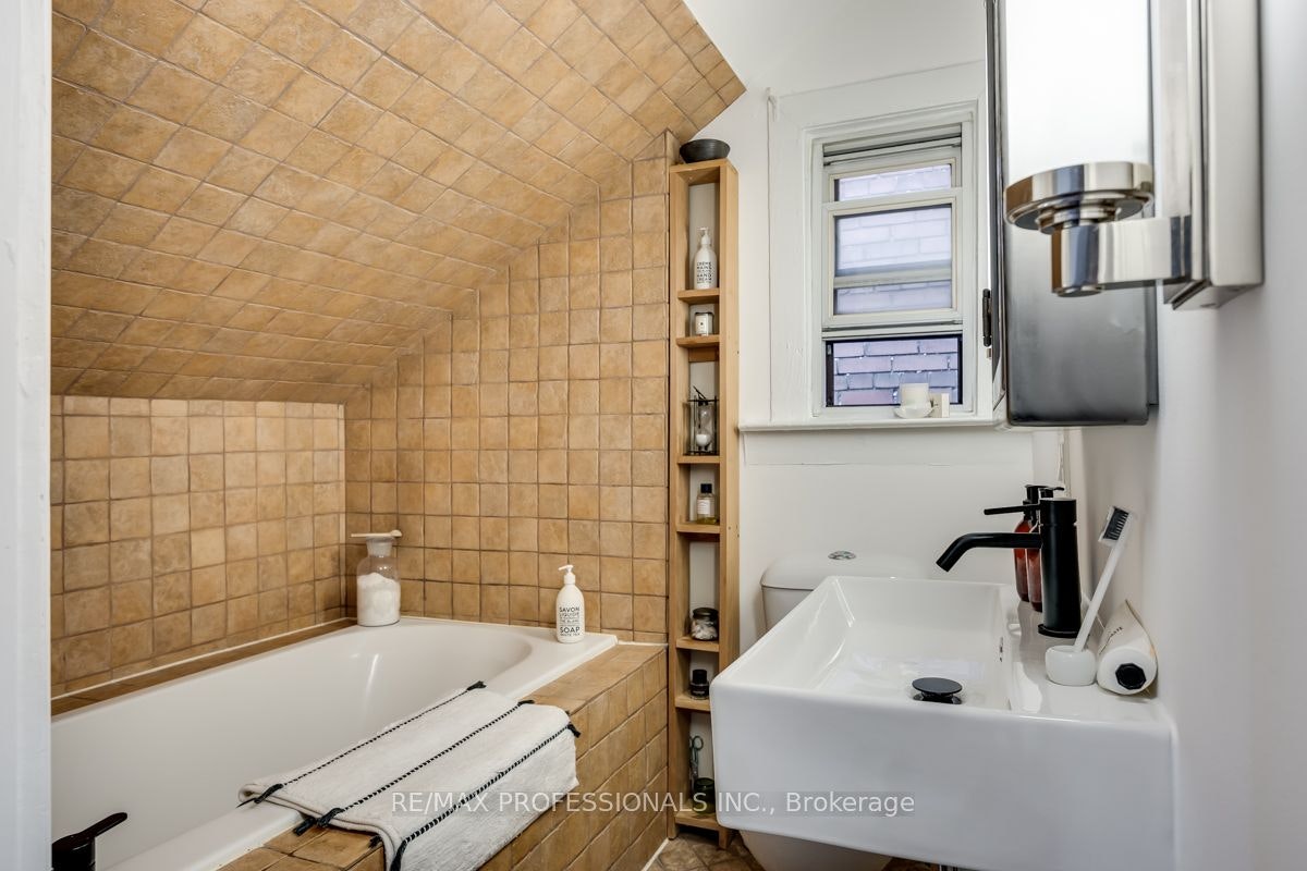 1381 Lansdowne Avenue, Toronto, ON, M6H 3Z9 - 33