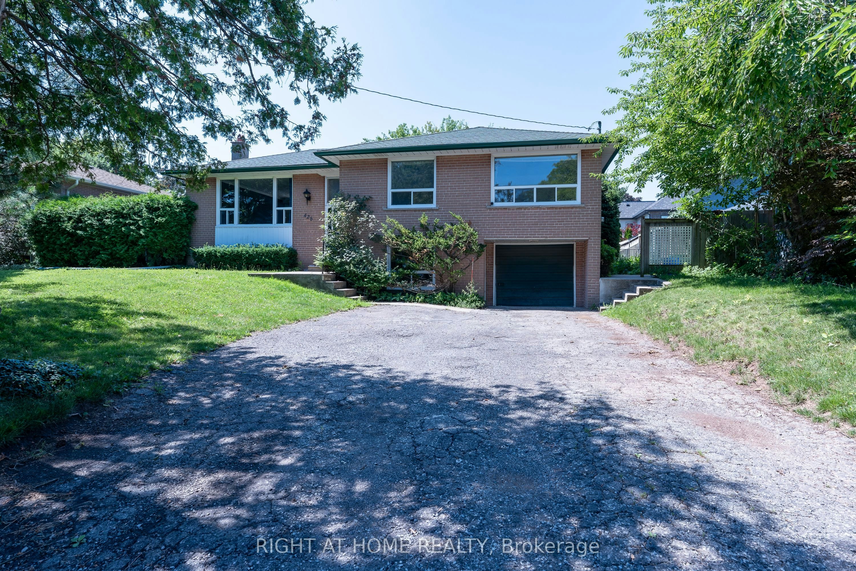 Upper-426 Seaton Drive, Oakville, ON, L6L 3Y4