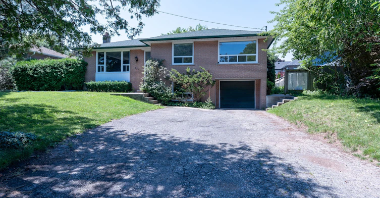 Upper-426 Seaton Drive, Oakville, ON, L6L 3Y4