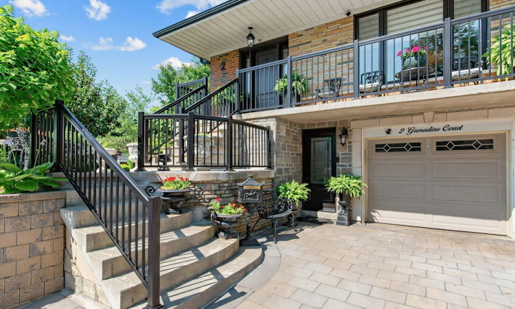 2 Grenadine Court