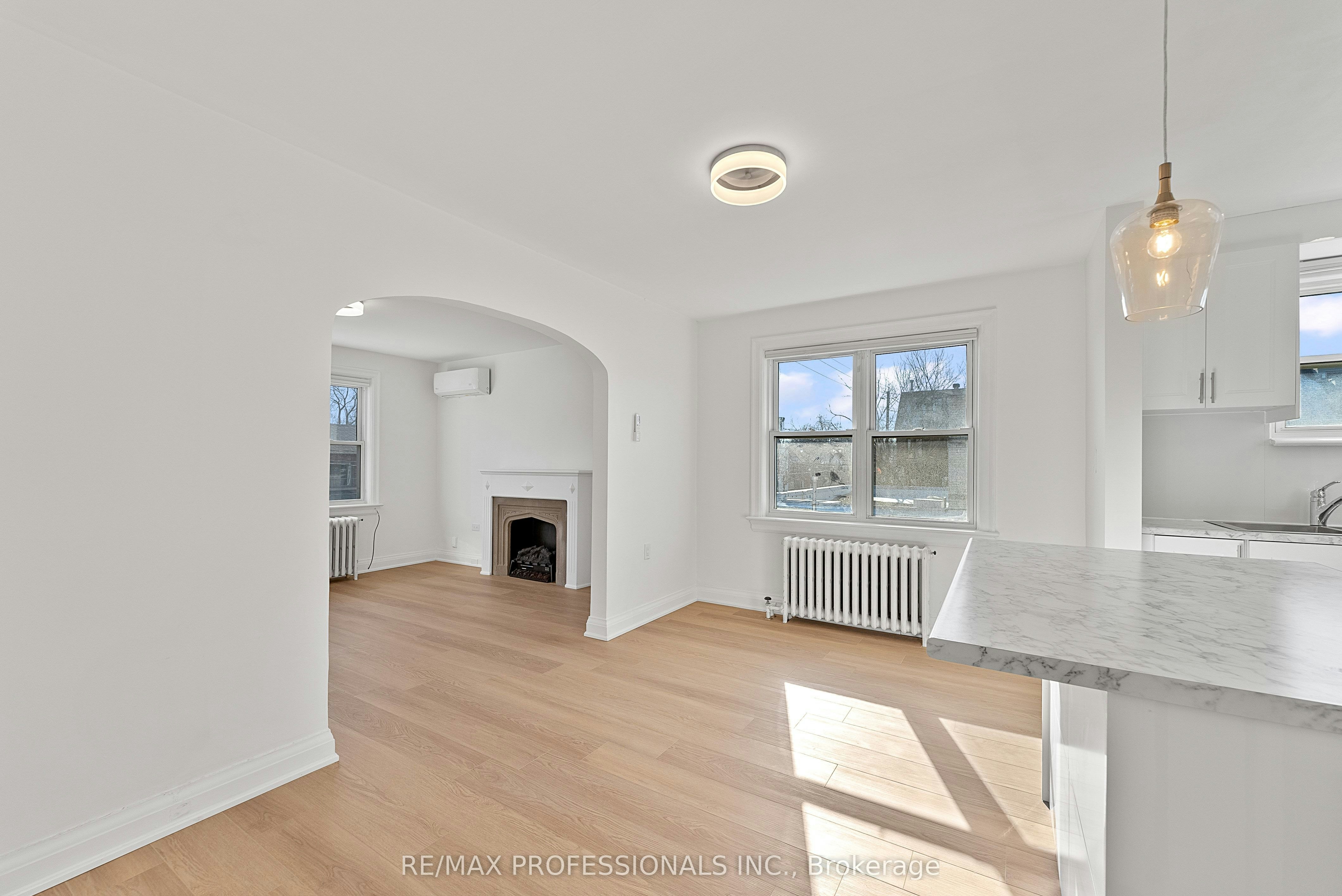 Upper-308 Jane Street, Toronto, ON, M6S 3Z4 - 16