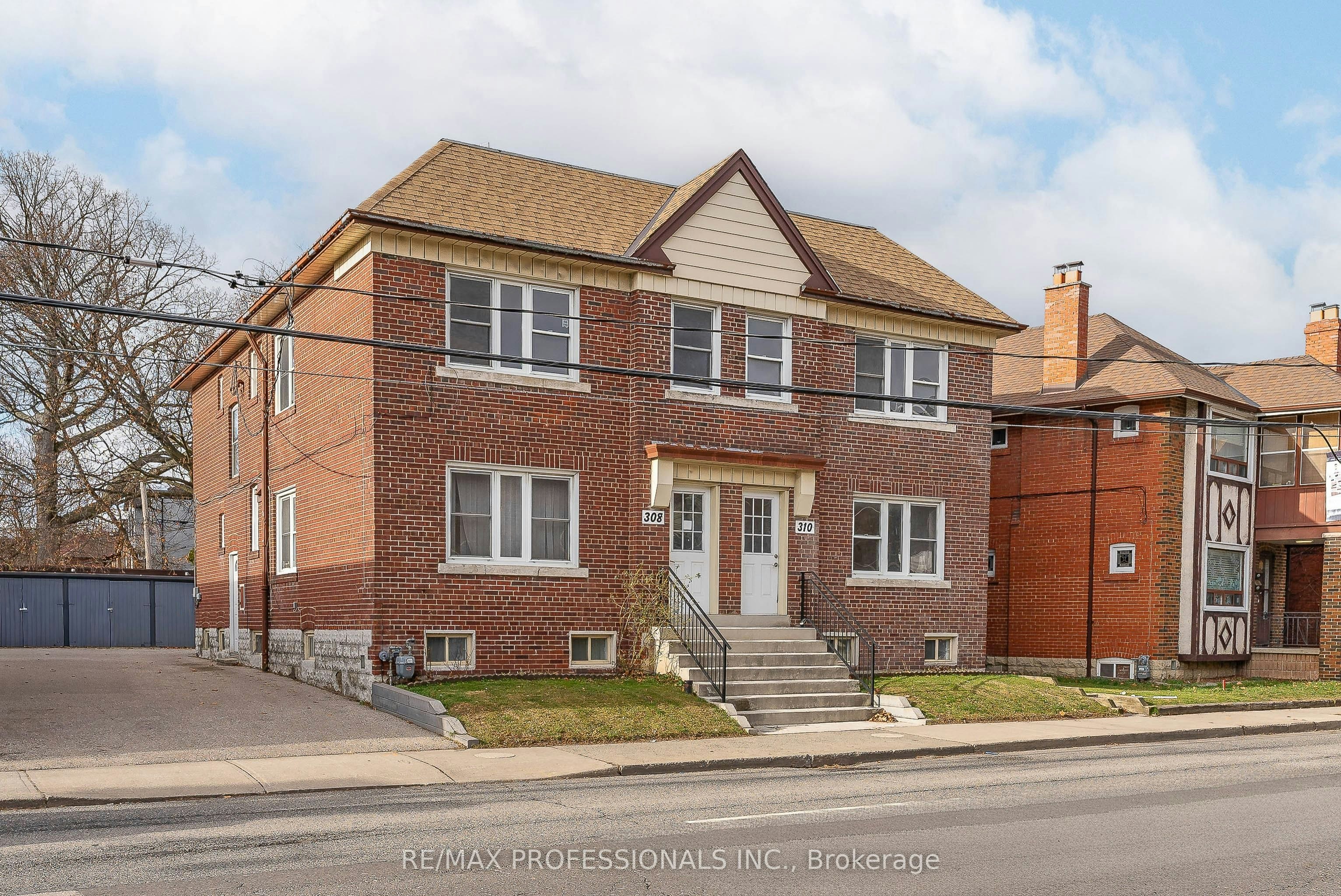 Upper-308 Jane Street, Toronto, ON, M6S 3Z4 - 4