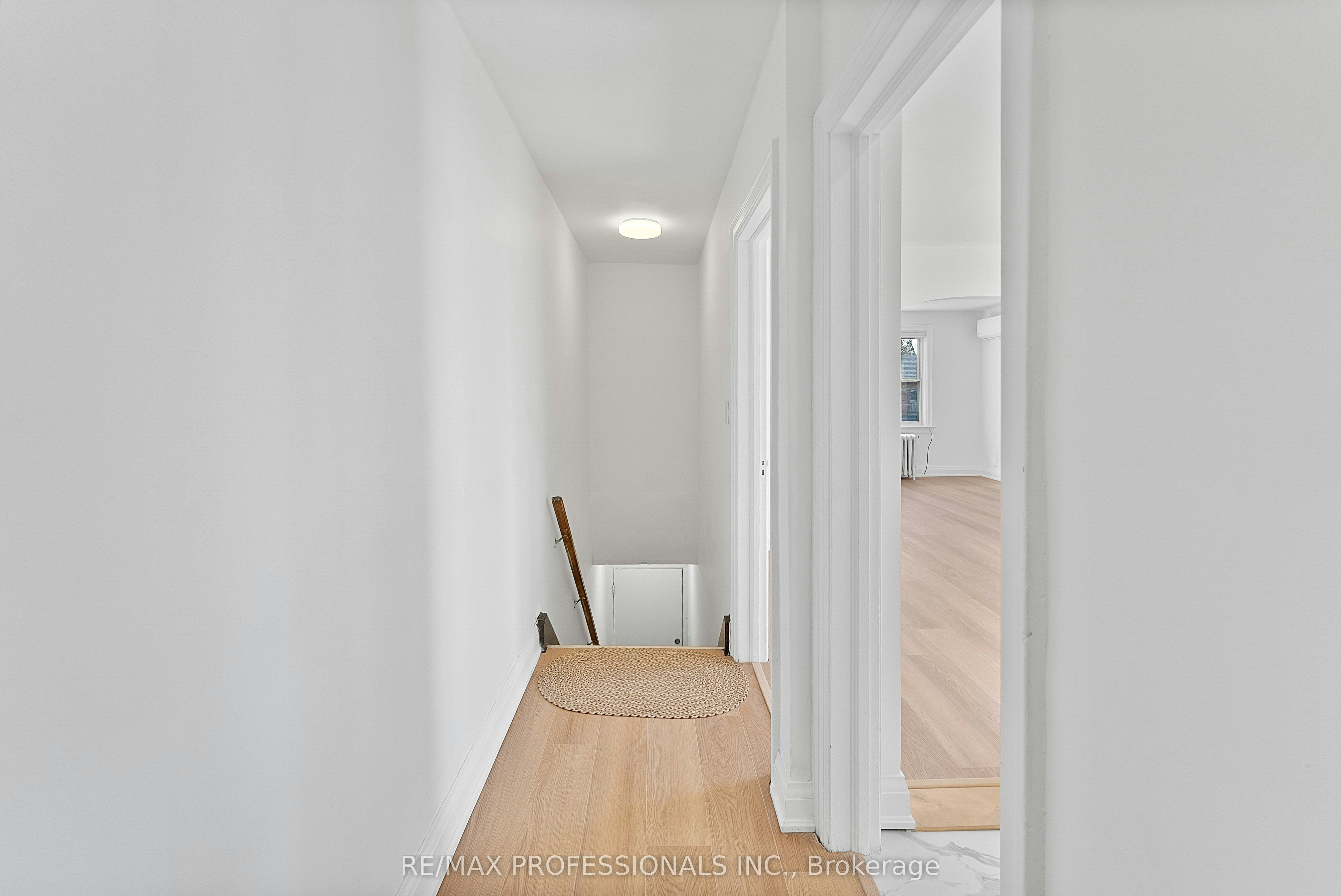 Upper-308 Jane Street, Toronto, ON, M6S 3Z4 - 6