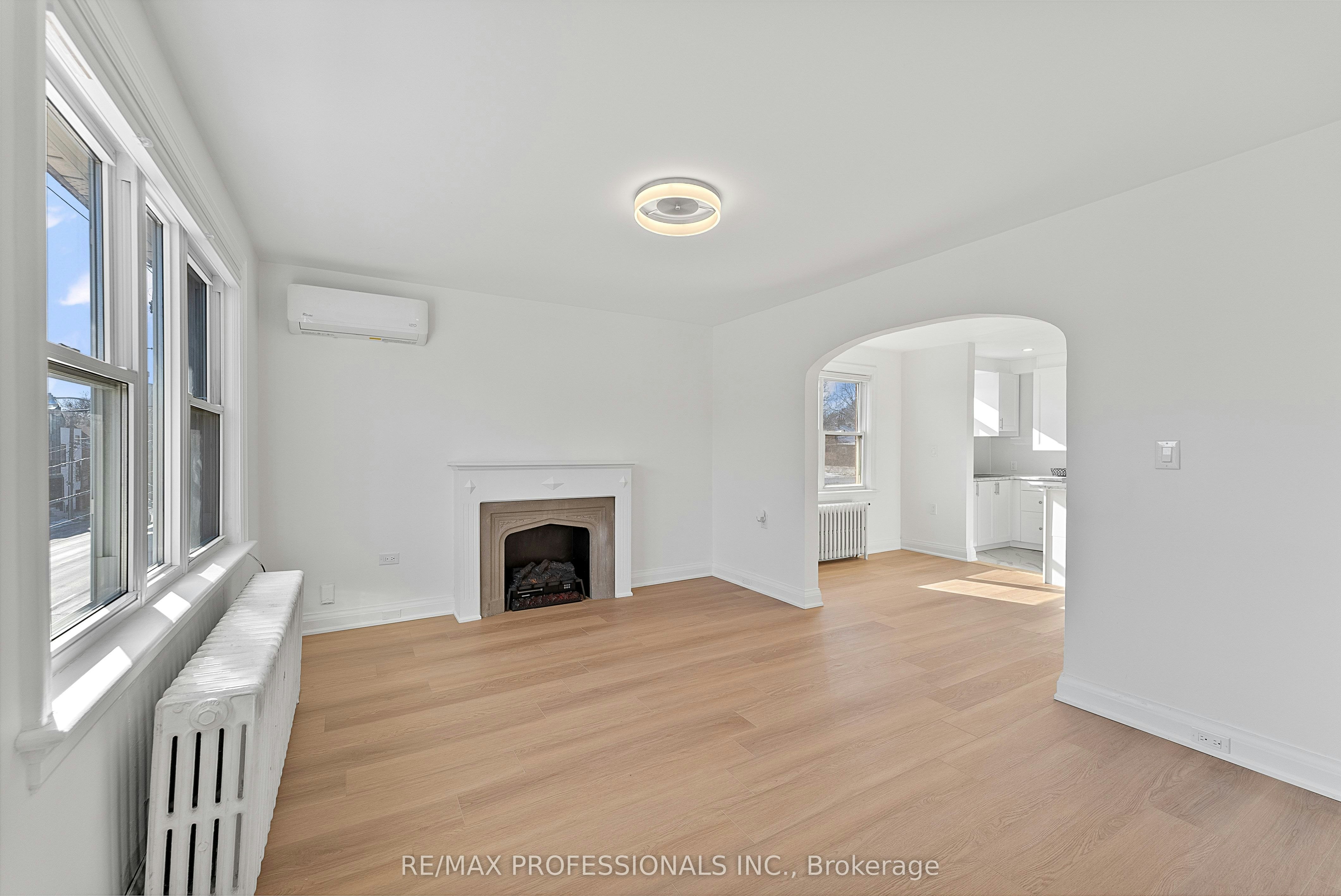 Upper-308 Jane Street, Toronto, ON, M6S 3Z4 - 18
