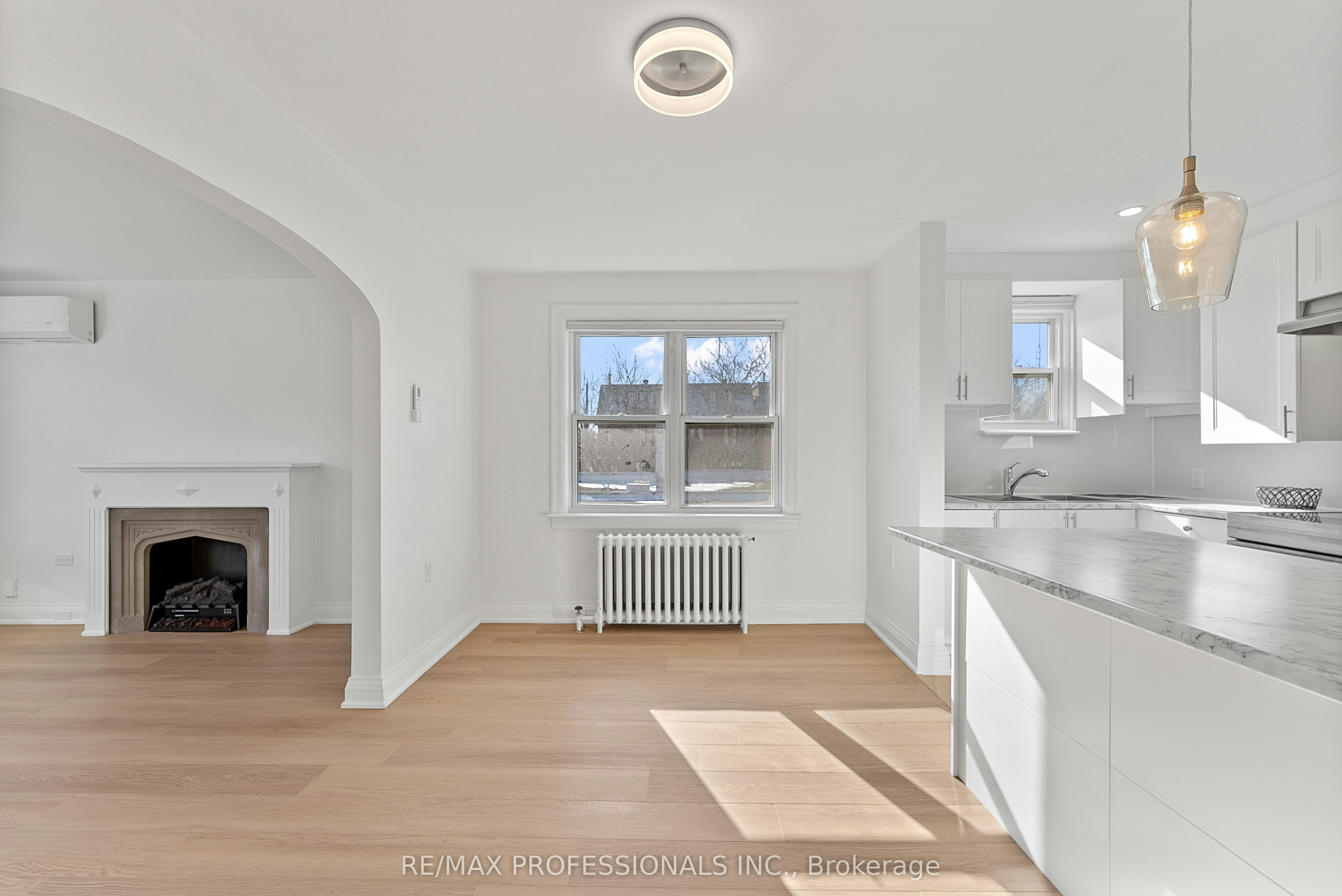 Upper-308 Jane Street, Toronto, ON, M6S 3Z4 - 17