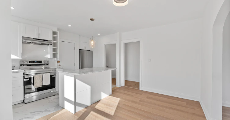 Upper-308 Jane Street, Toronto, ON, M6S 3Z4 - 11