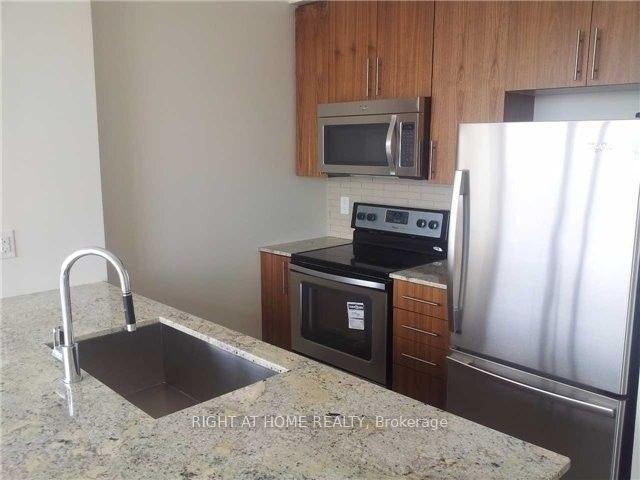 2706-4099 Brickstone Mews Parkway, Mississauga, ON, L5B 3M8 - 3