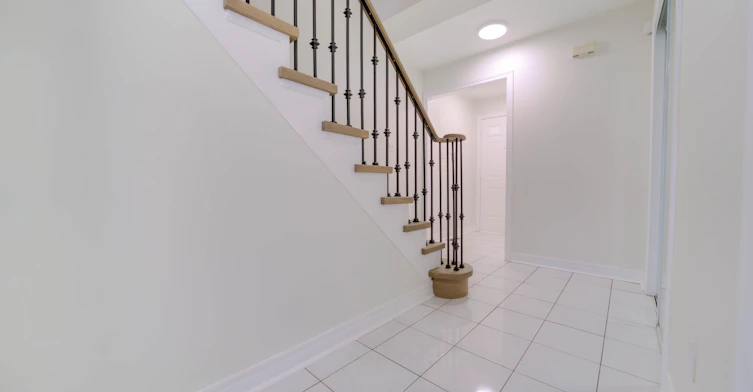 5915 Hemingway Road, Mississauga, ON, L5M 5K8 - 5