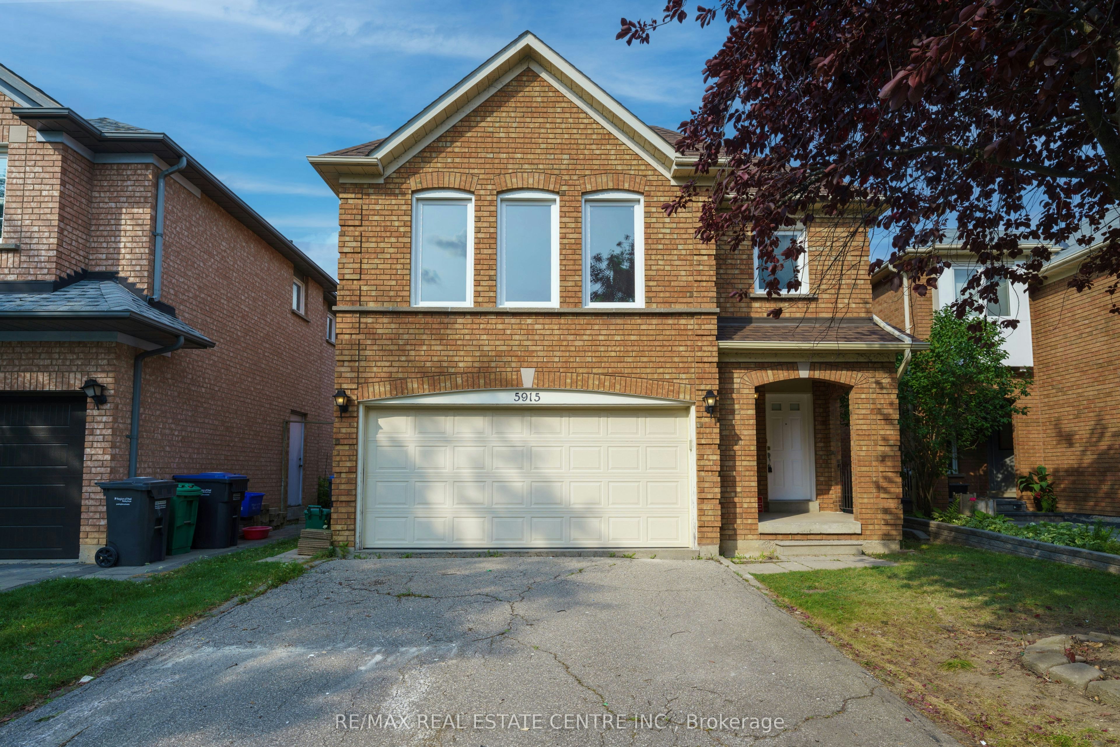 5915 Hemingway Road, Mississauga, ON, L5M 5K8