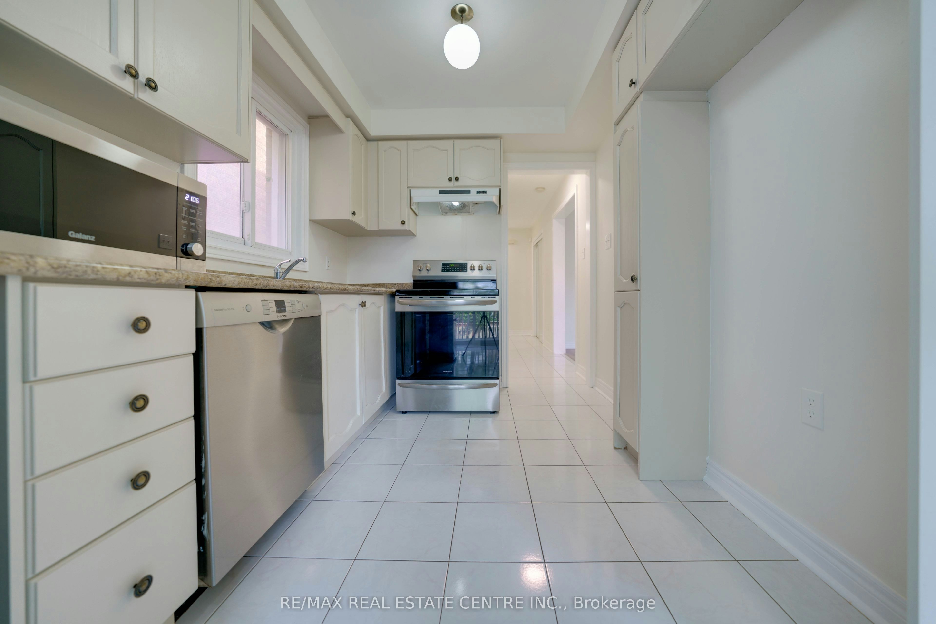 5915 Hemingway Road, Mississauga, ON, L5M 5K8 - 10