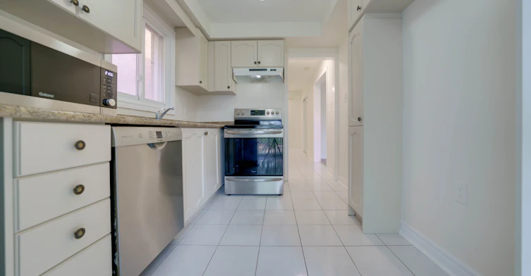 5915 Hemingway Road, Mississauga, ON, L5M 5K8 - 10