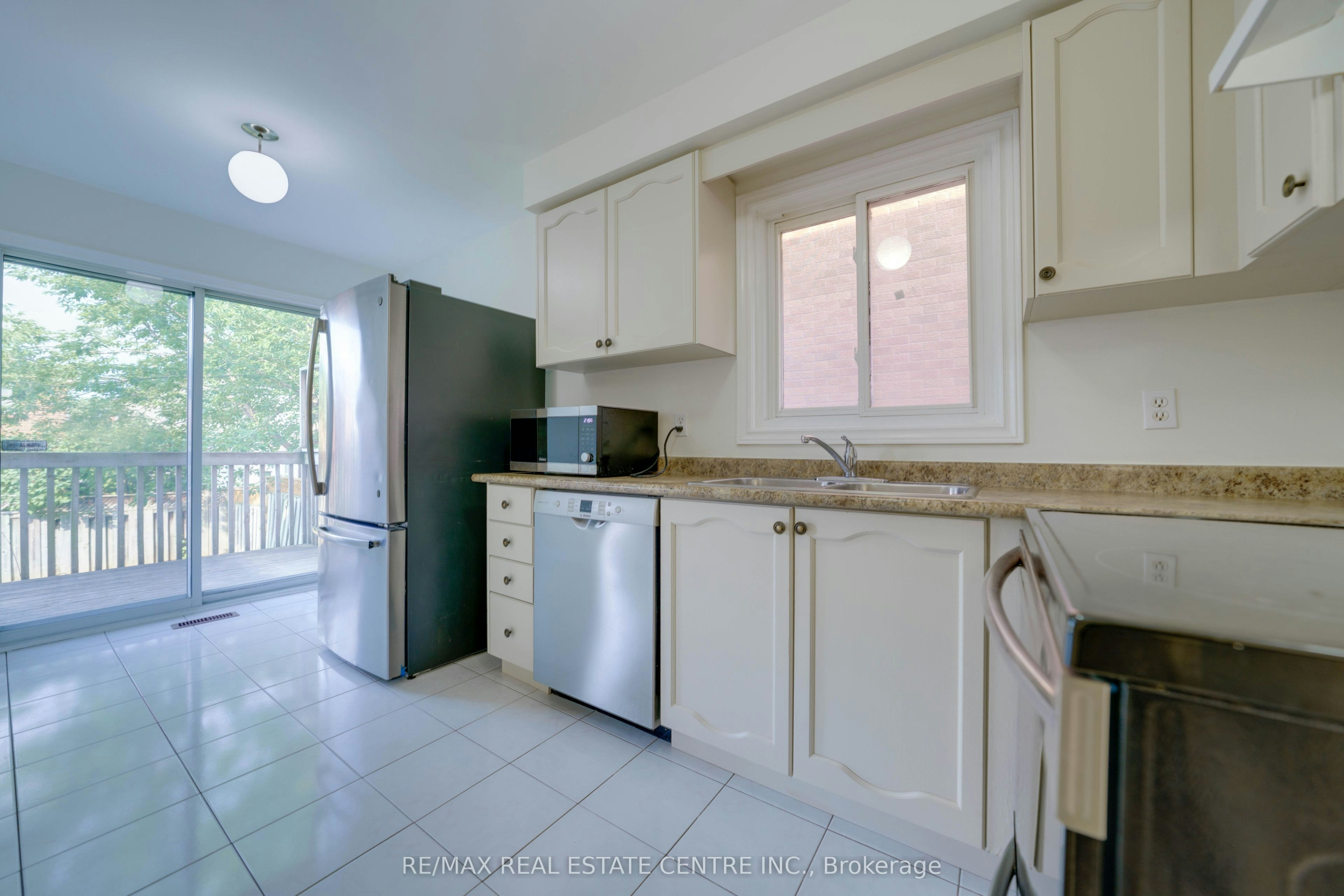 5915 Hemingway Road, Mississauga, ON, L5M 5K8 - 11