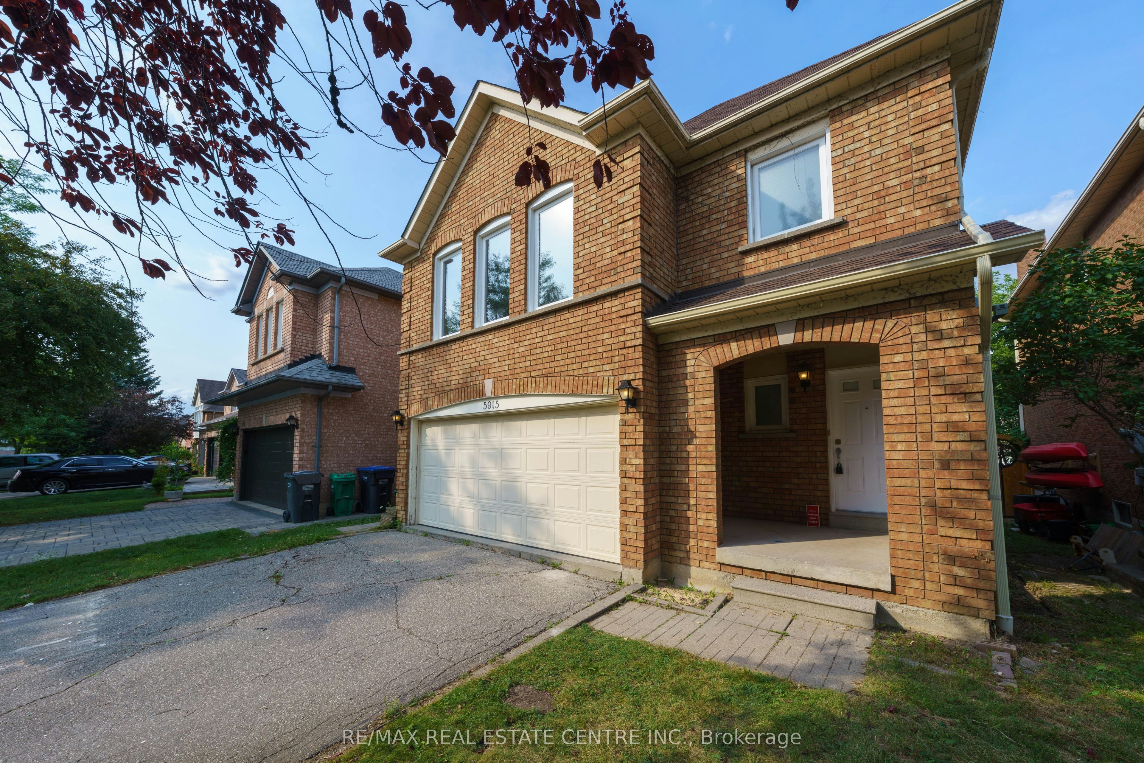 5915 Hemingway Road, Mississauga, ON, L5M 5K8 - 2