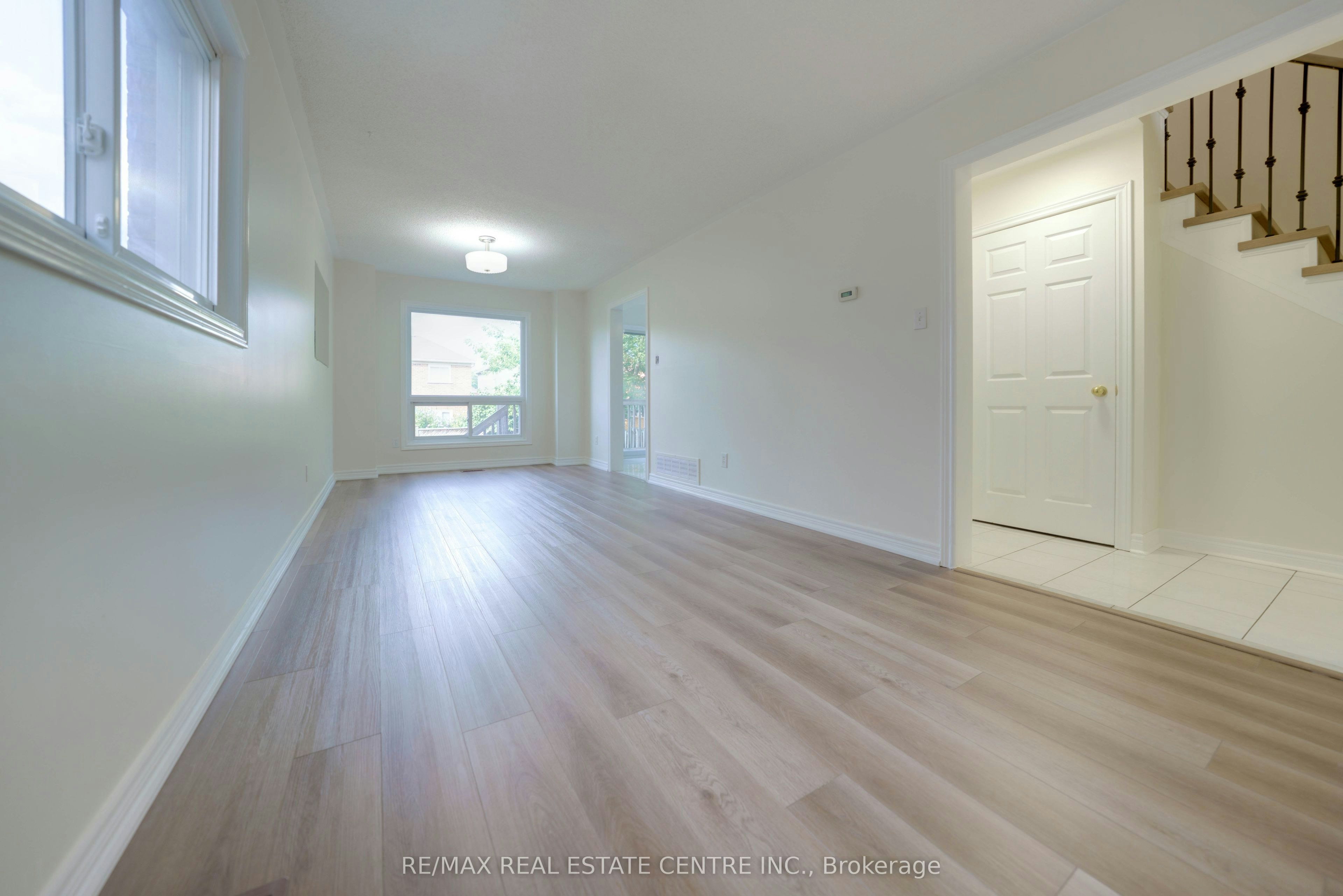 5915 Hemingway Road, Mississauga, ON, L5M 5K8 - 6