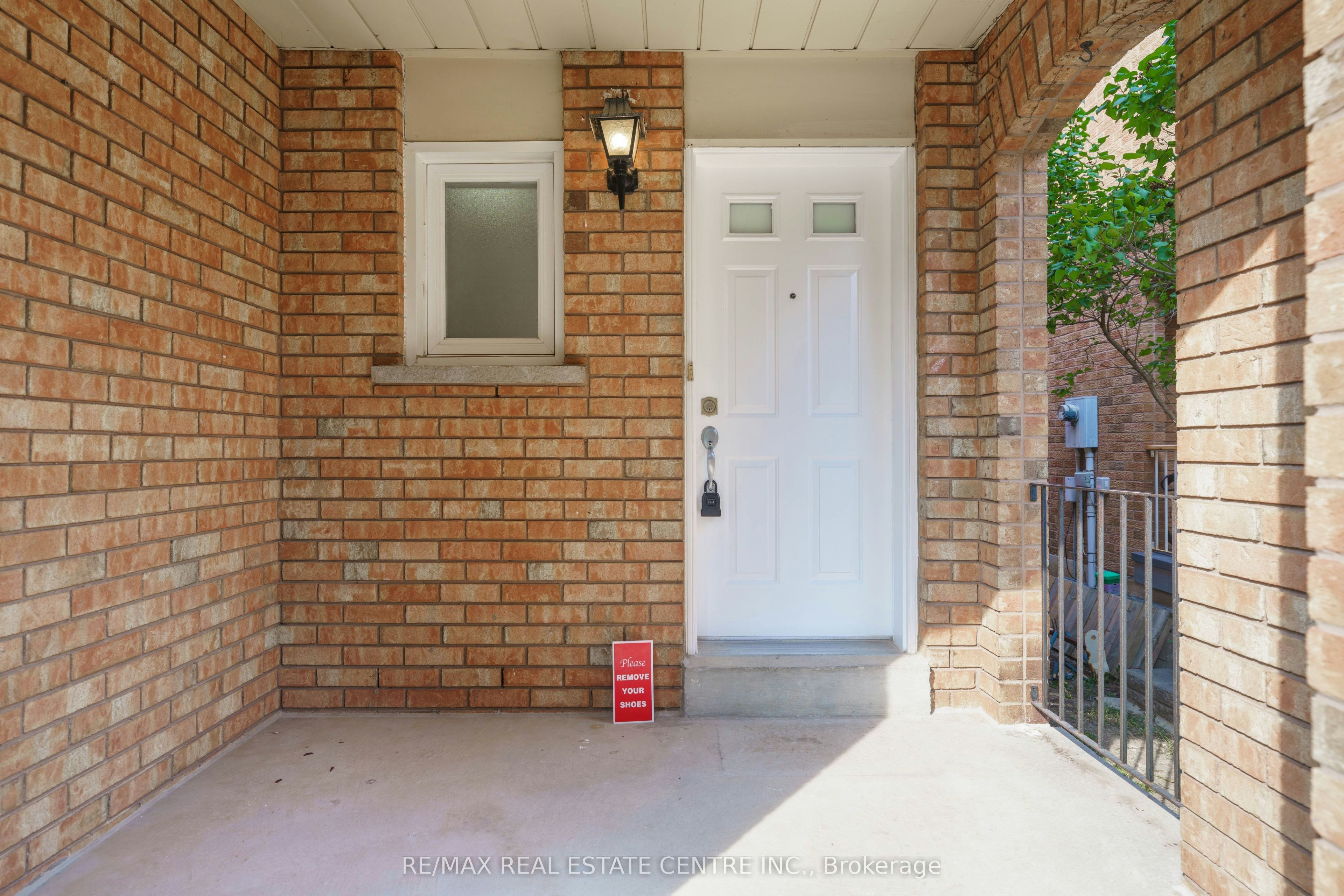 5915 Hemingway Road, Mississauga, ON, L5M 5K8 - 3