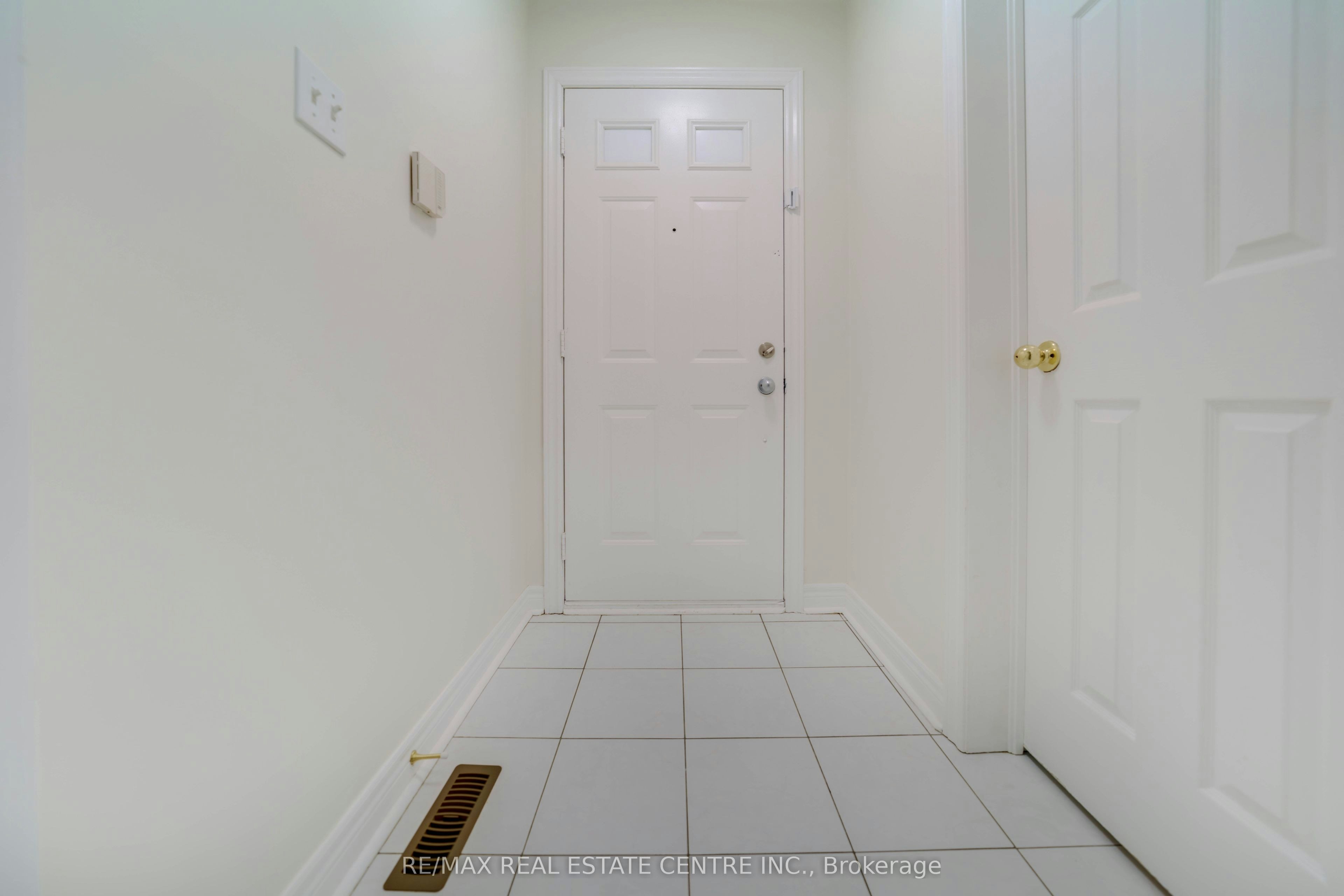 5915 Hemingway Road, Mississauga, ON, L5M 5K8 - 36