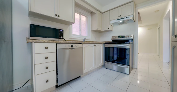 5915 Hemingway Road, Mississauga, ON, L5M 5K8 - 9