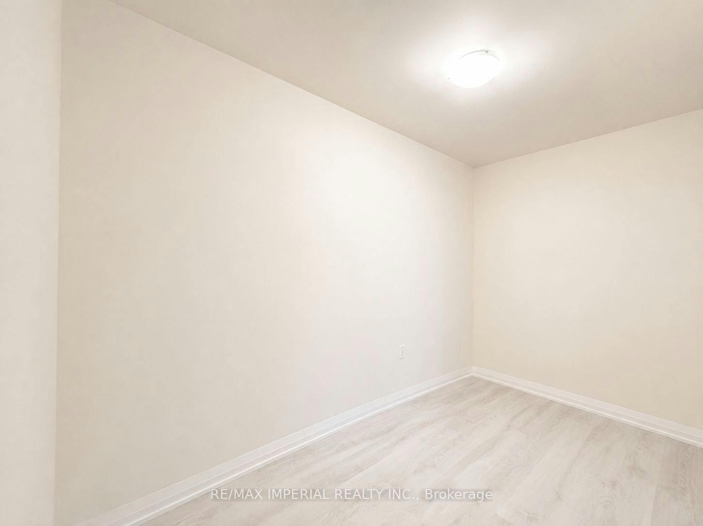 403, Master Room-65 Watergarden Drive, Mississauga, ON, L5R 0G9 - 8