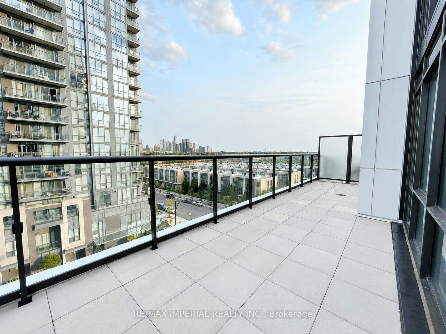 403, Master Room-65 Watergarden Drive, Mississauga, ON, L5R 0G9 - 14