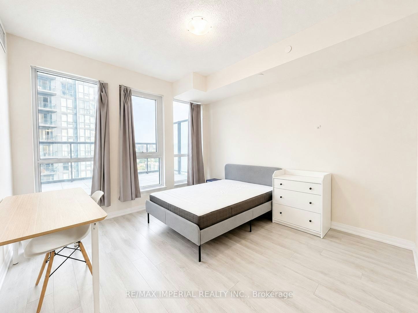 403, Master Room-65 Watergarden Drive, Mississauga, ON, L5R 0G9 - 15