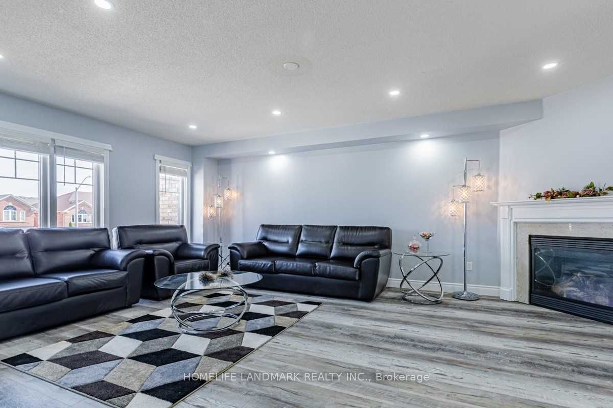 3055 Highvalley Road, Oakville, ON, L6M 5H4 - 2