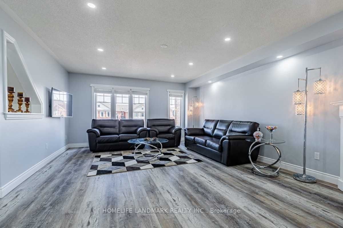 3055 Highvalley Road, Oakville, ON, L6M 5H4 - 3