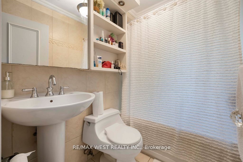 11 Duval Drive, Toronto, ON, M6L 2J9 - 20