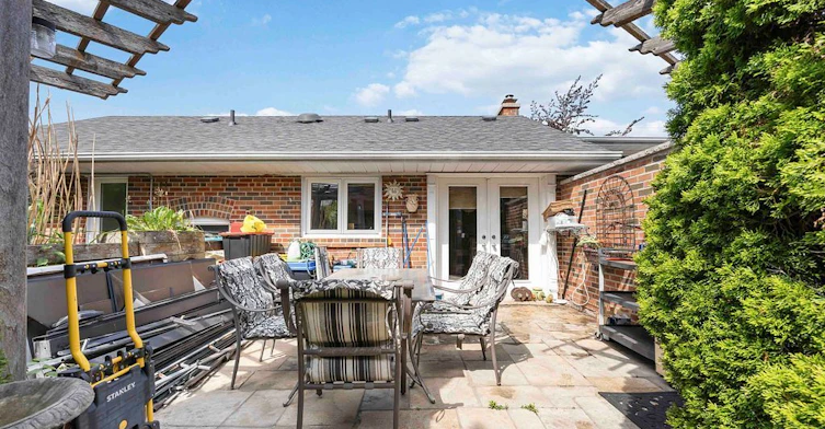 11 Duval Drive, Toronto, ON, M6L 2J9 - 25