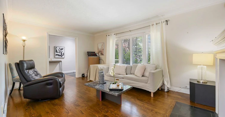 11 Duval Drive, Toronto, ON, M6L 2J9 - 9