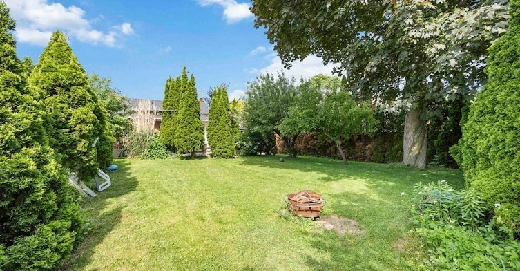 11 Duval Drive, Toronto, ON, M6L 2J9 - 23