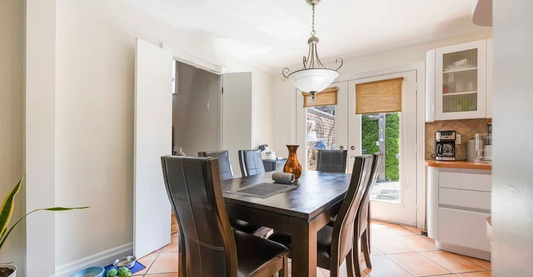 11 Duval Drive, Toronto, ON, M6L 2J9 - 16