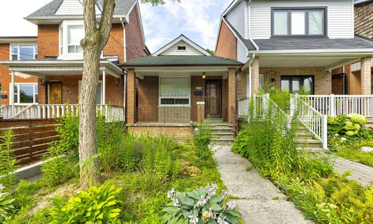 274 Harvie Avenue