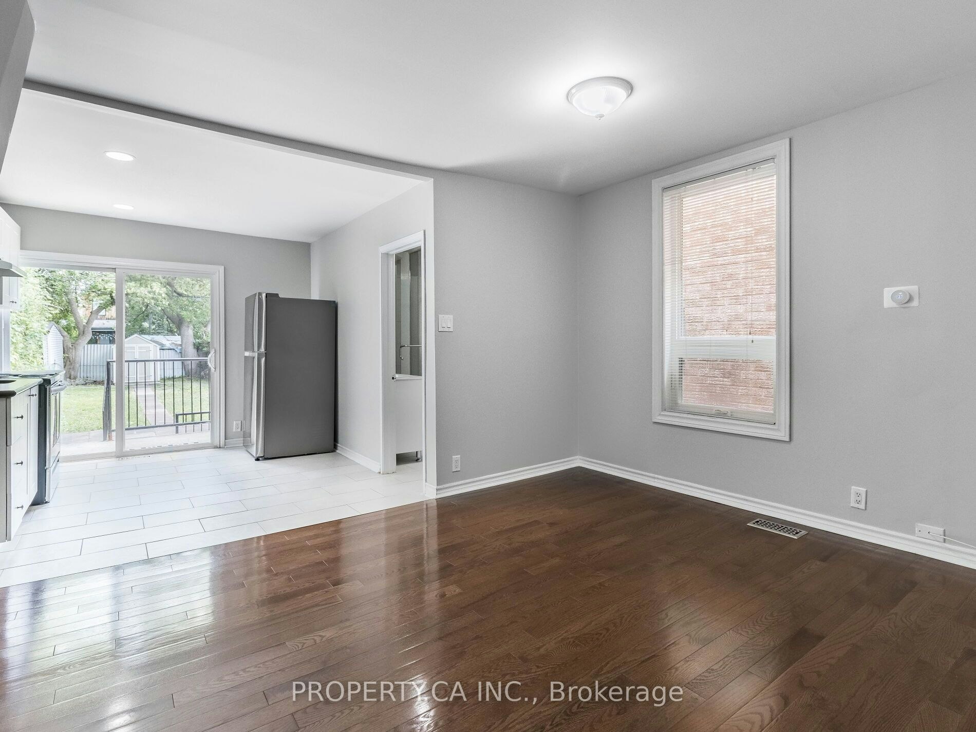 Main-285 Bartlett Avenue, Toronto, ON, M6H 3G3 - 2