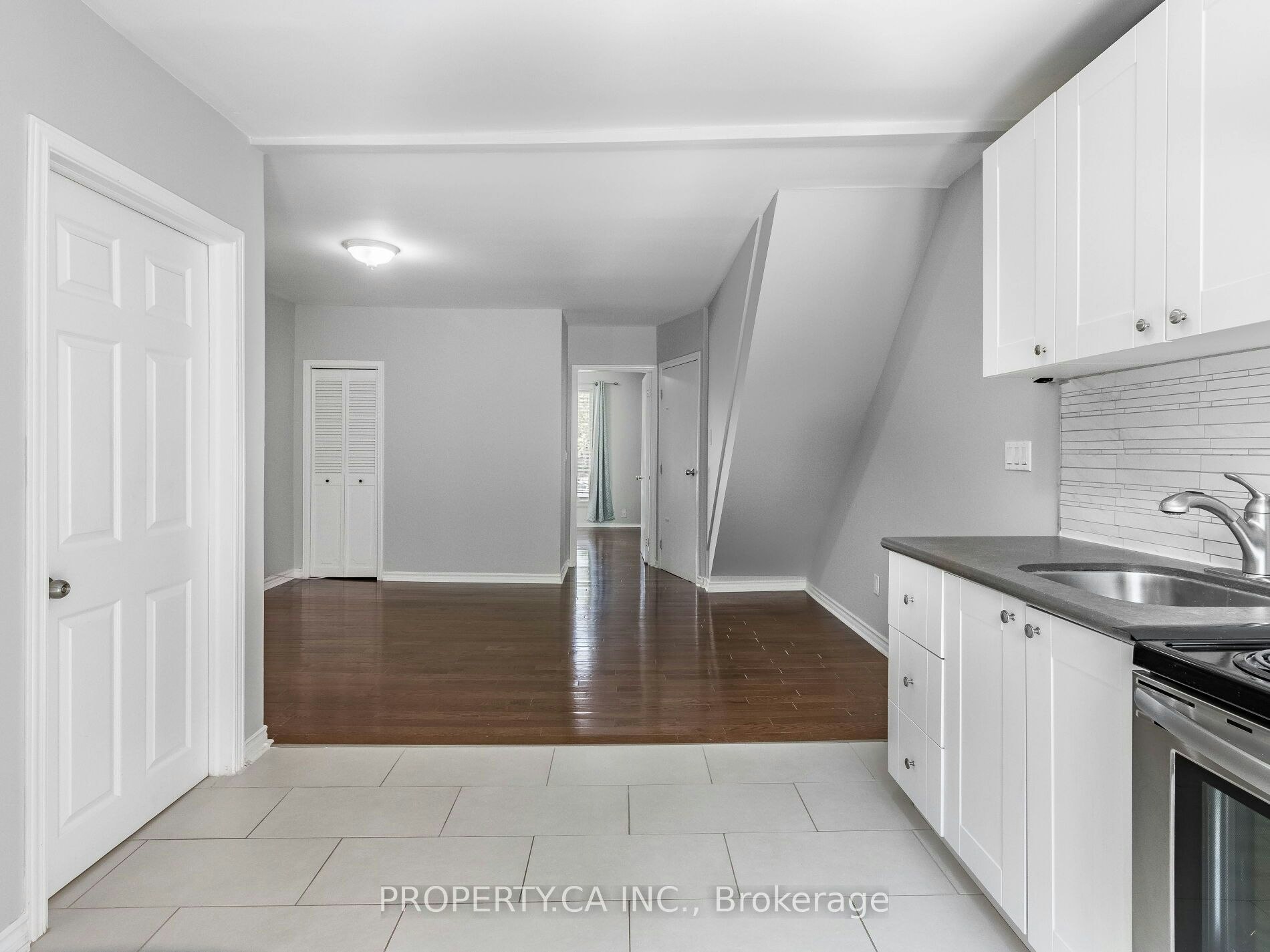 Main-285 Bartlett Avenue, Toronto, ON, M6H 3G3 - 4