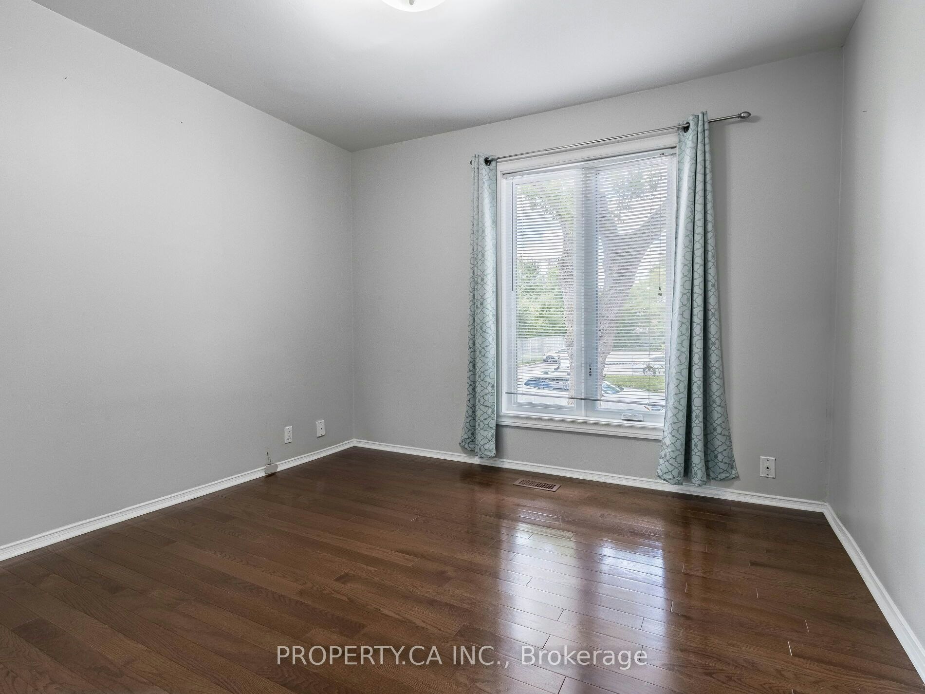 Main-285 Bartlett Avenue, Toronto, ON, M6H 3G3 - 6