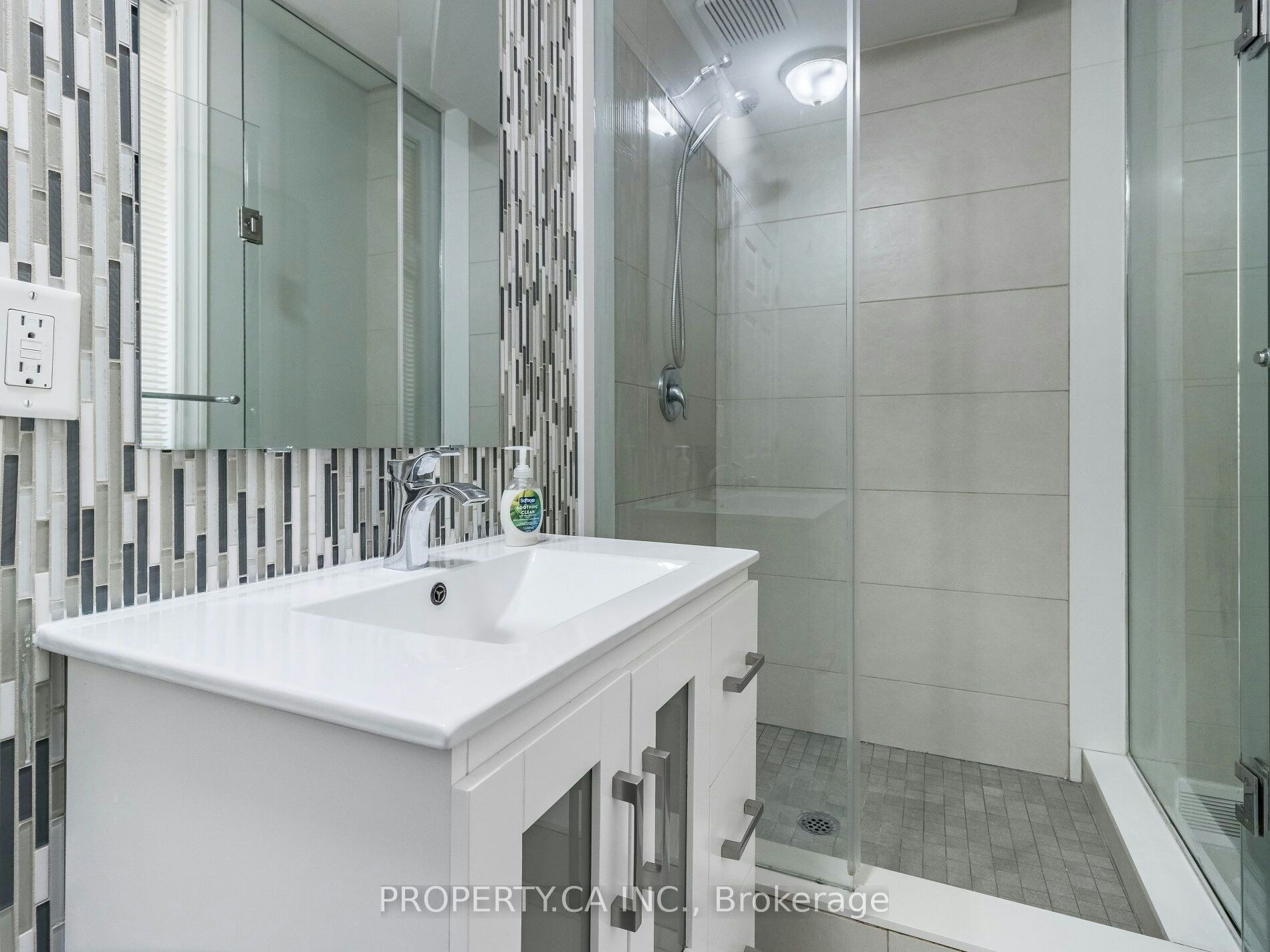Main-285 Bartlett Avenue, Toronto, ON, M6H 3G3 - 8