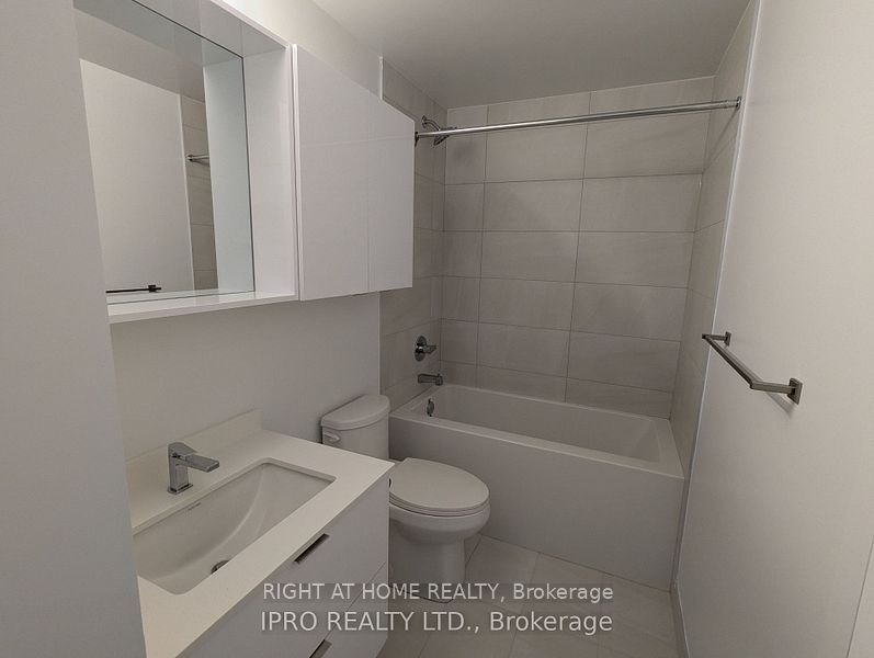 706-5105 Hurontario Street, Mississauga, ON, L4Z 3X7 - 17