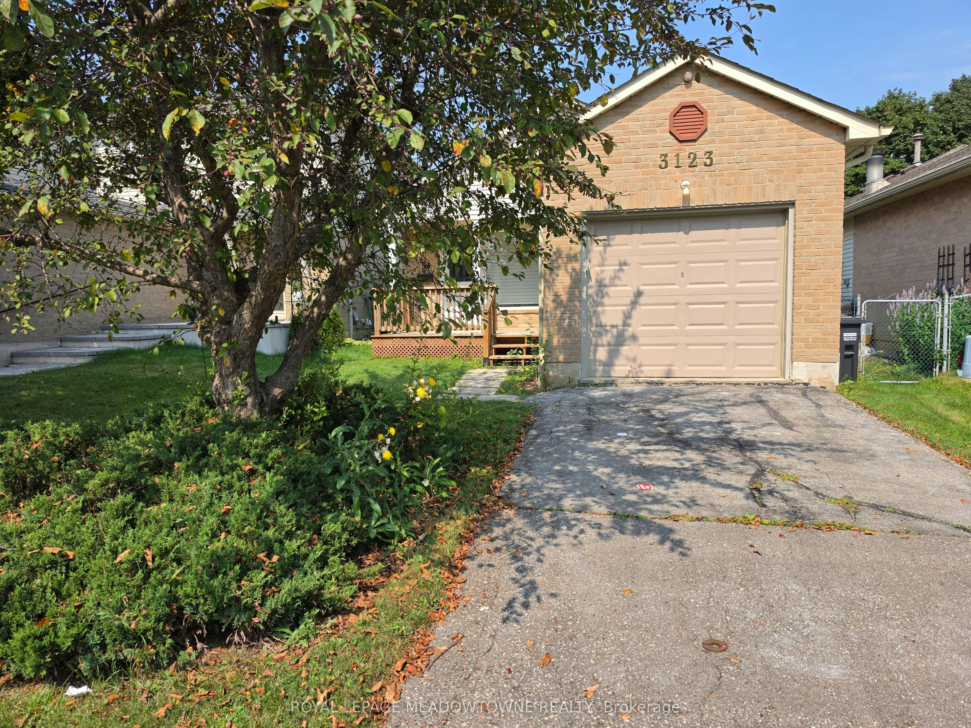 3123 Arnett Court, Mississauga, ON, L5N 3G8 - 2
