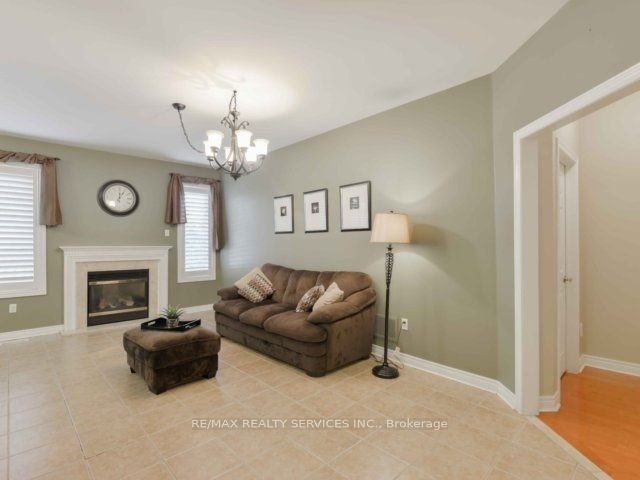 106 Pennyroyal Crescent, Brampton, ON, L6S 6J6 - 6