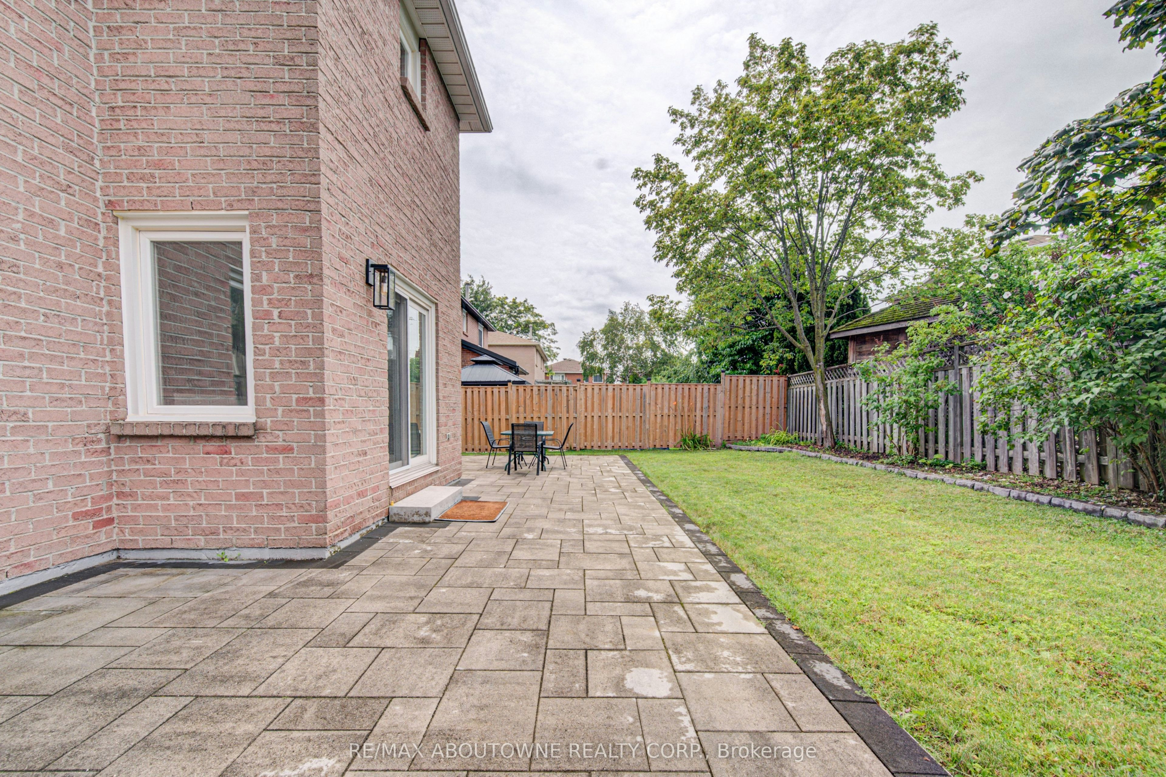 426 Parklane Road, Oakville, ON, L6H 4J5 - 44