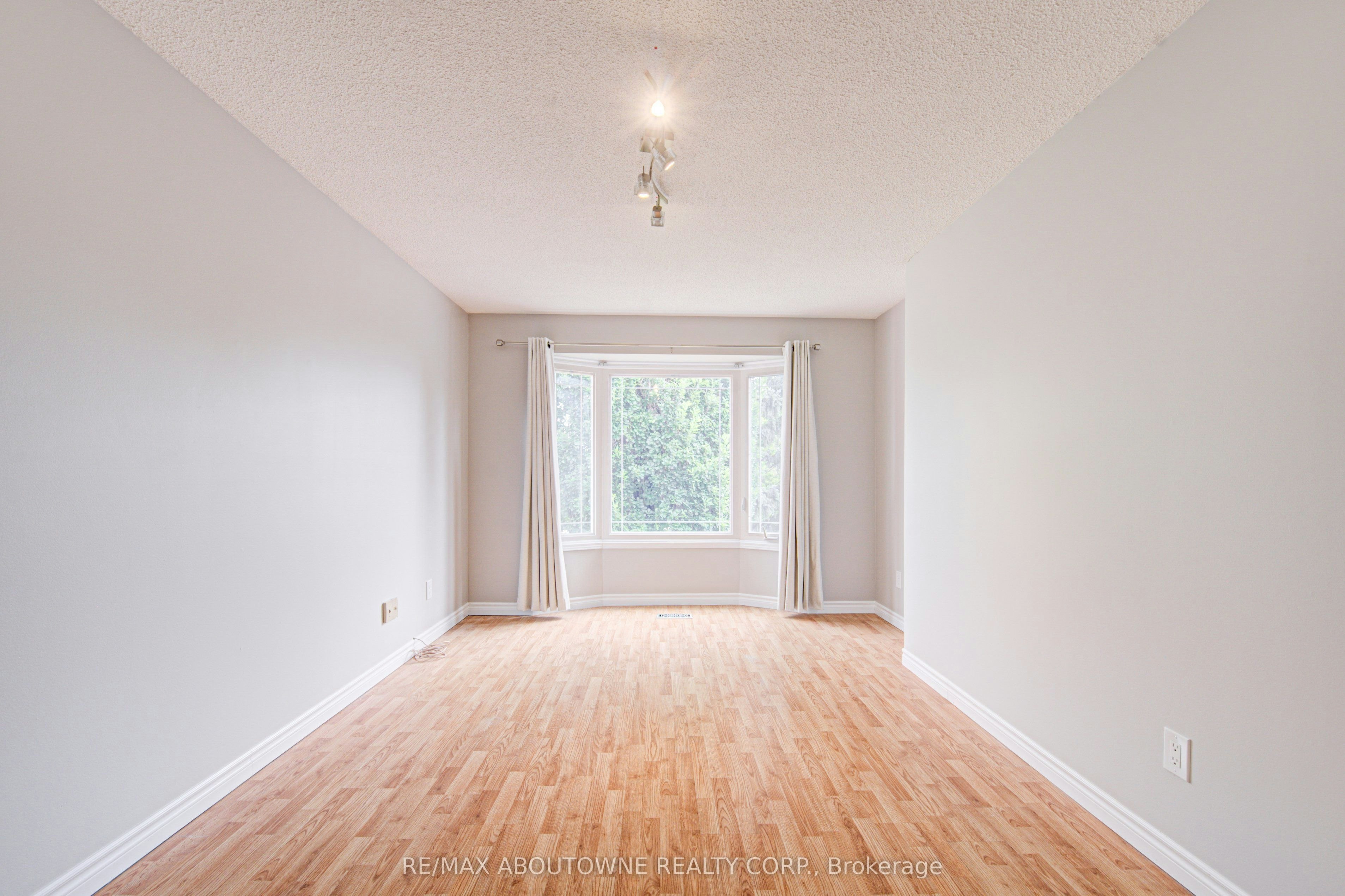 426 Parklane Road, Oakville, ON, L6H 4J5 - 35