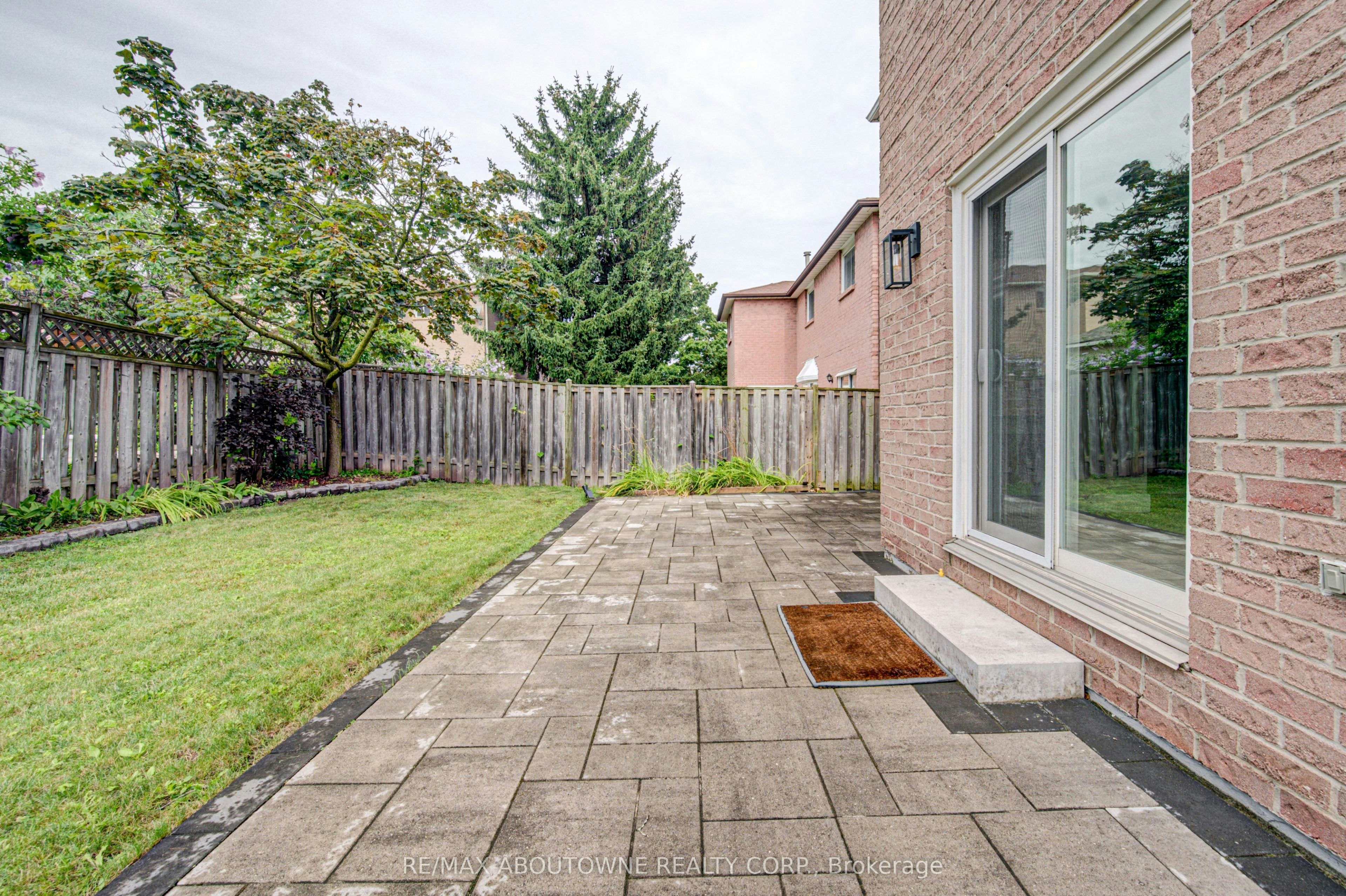426 Parklane Road, Oakville, ON, L6H 4J5 - 43