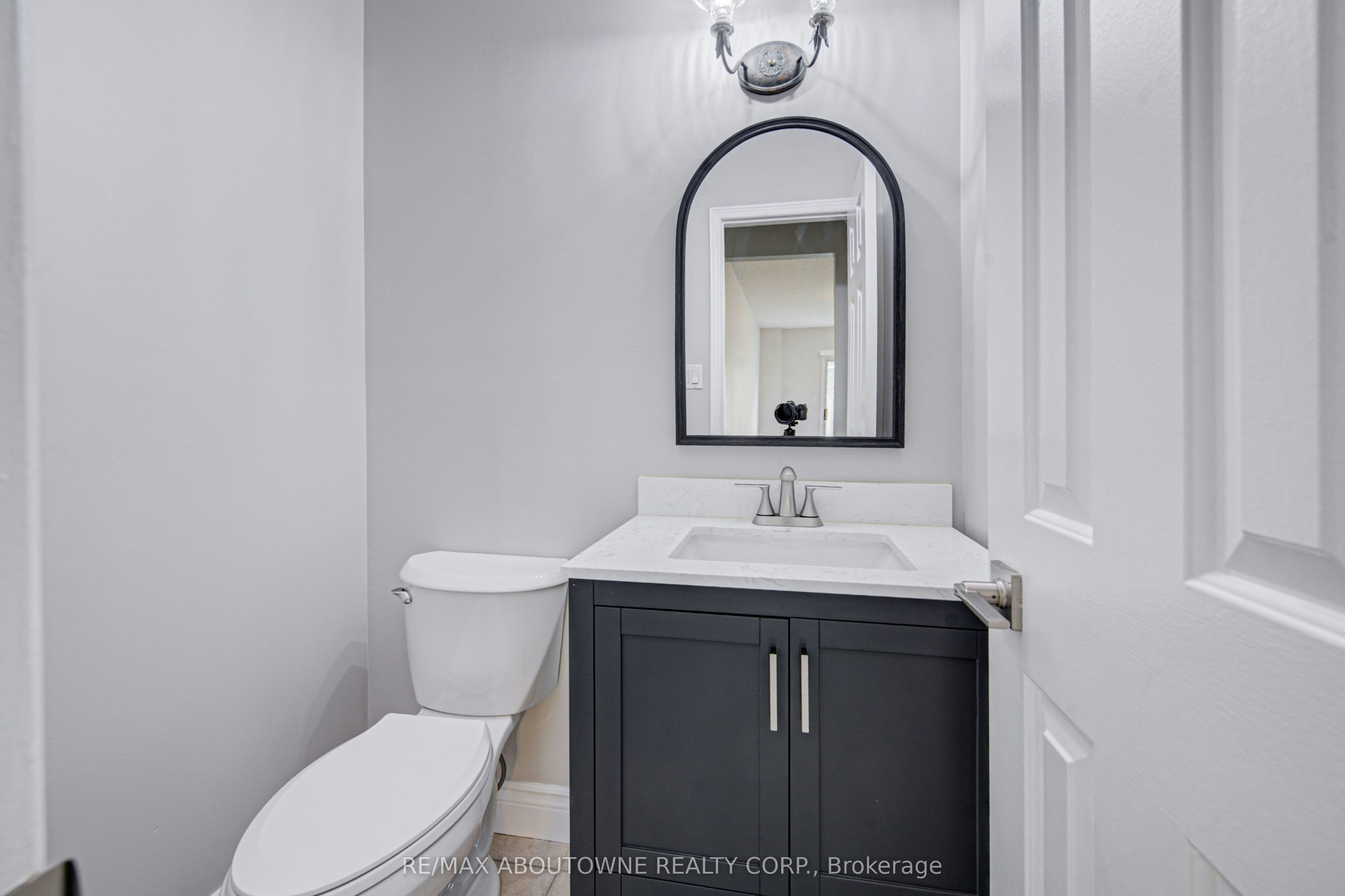 426 Parklane Road, Oakville, ON, L6H 4J5 - 23