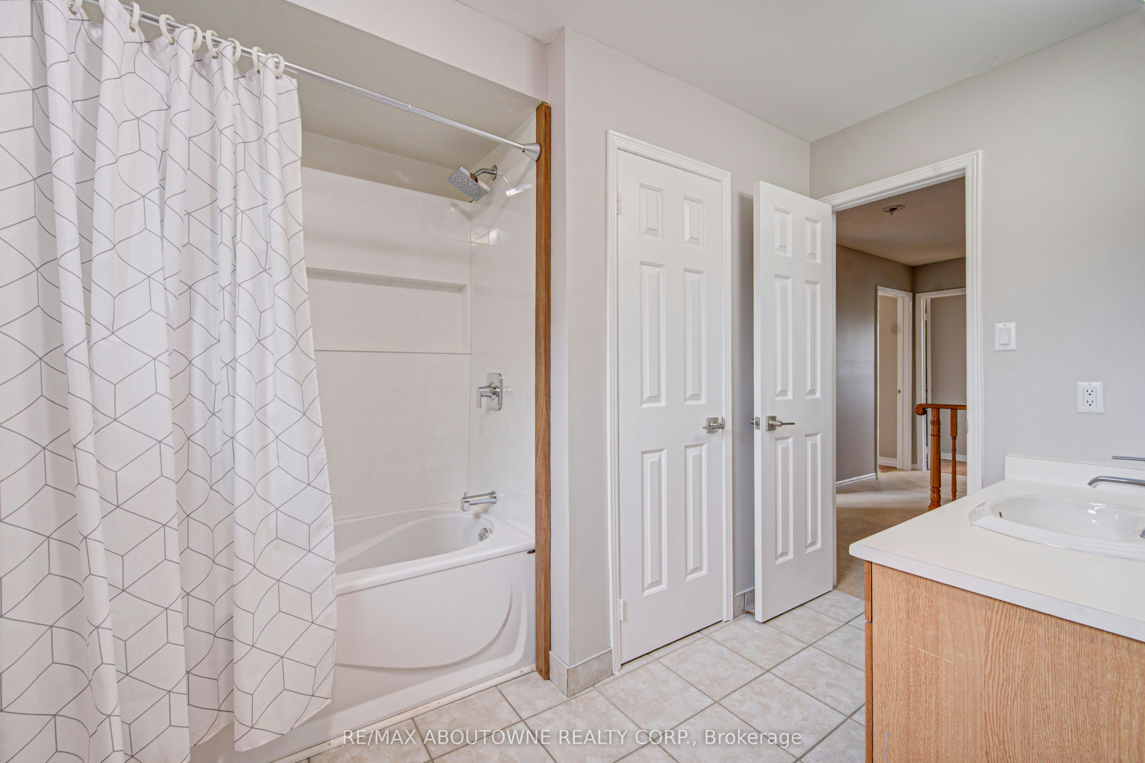 426 Parklane Road, Oakville, ON, L6H 4J5 - 26