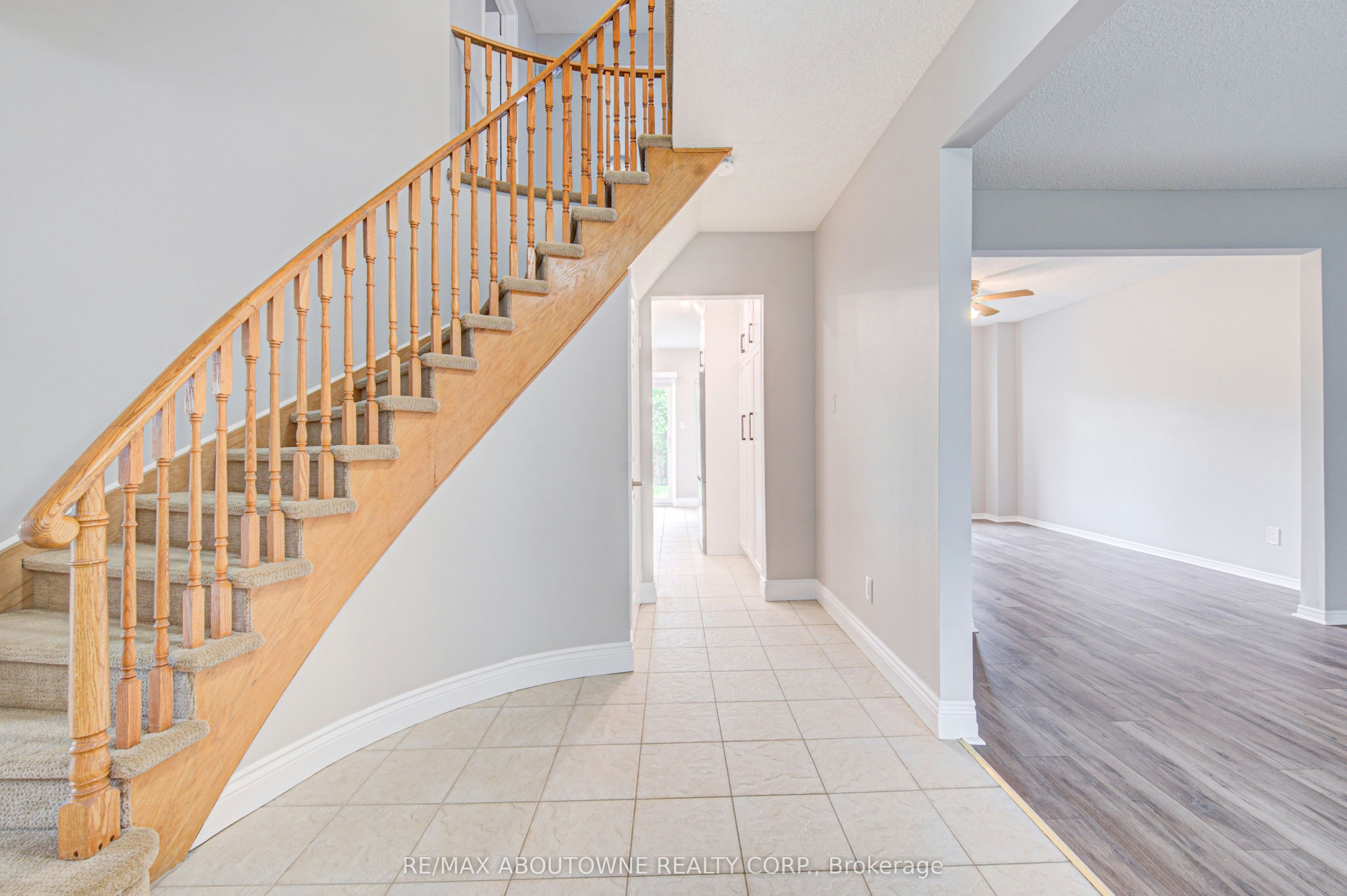 426 Parklane Road, Oakville, ON, L6H 4J5 - 6