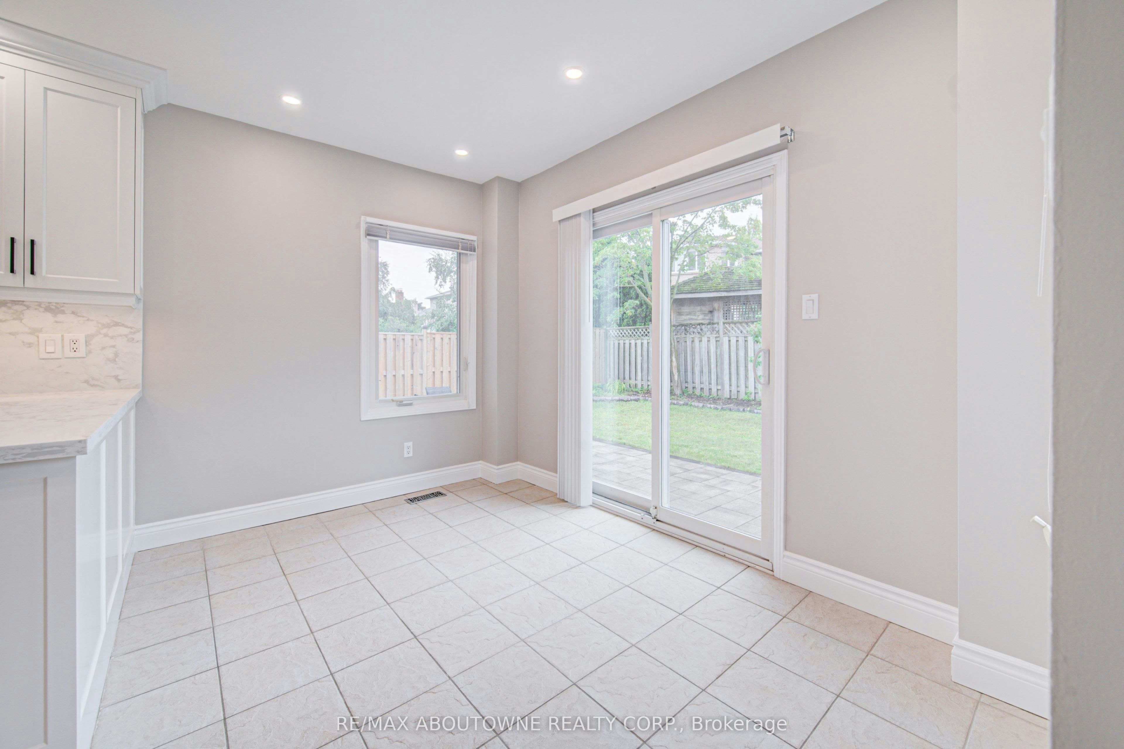 426 Parklane Road, Oakville, ON, L6H 4J5 - 13